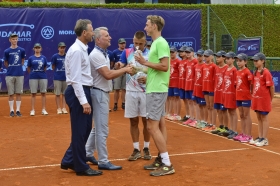 Miloslav Mečíř a Branislav Stankovič blahoželajú dvojici Klein, Molčan